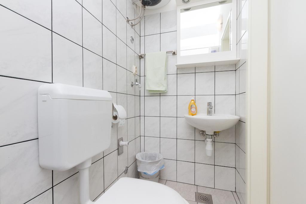 Apartment Pauk Split Bilik gambar
